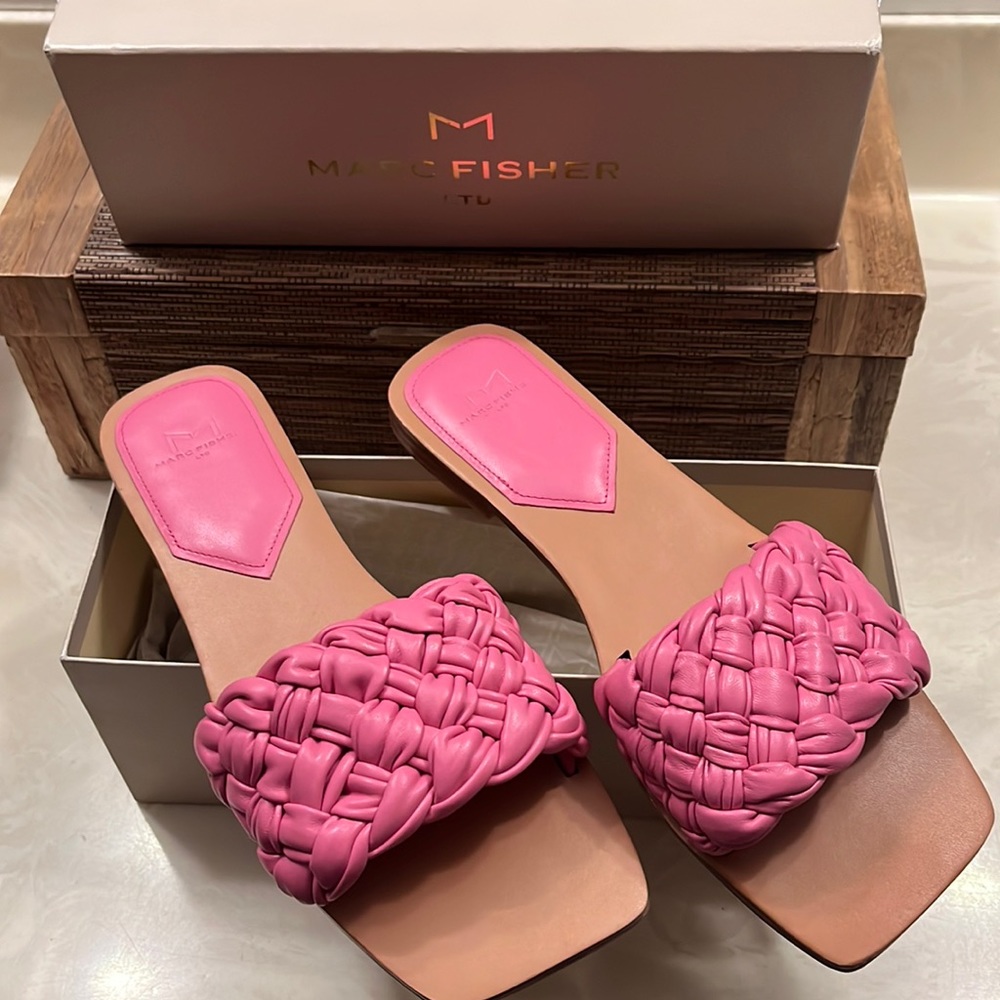 Marc Fisher slip on sandals